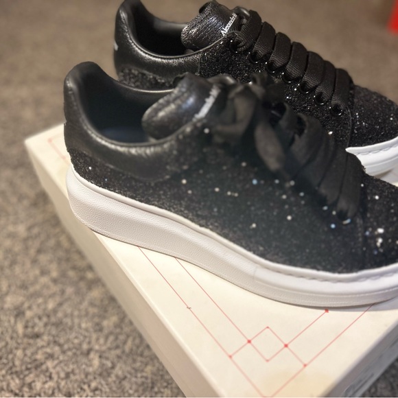 Alexander McQueen Oversized Black Glitter
(Women's) - Picture 7 of 9